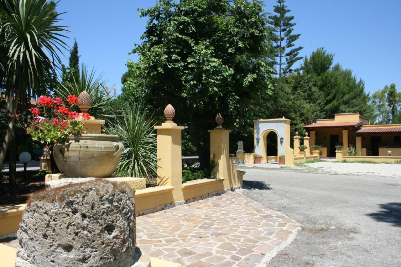 Rita Hotel 3*