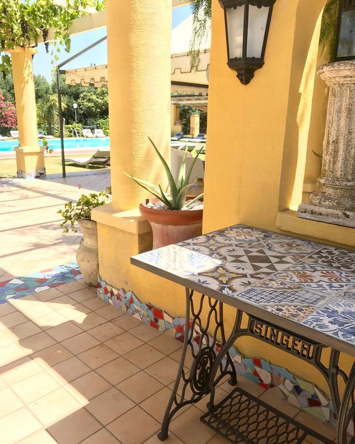 Rita Hotel