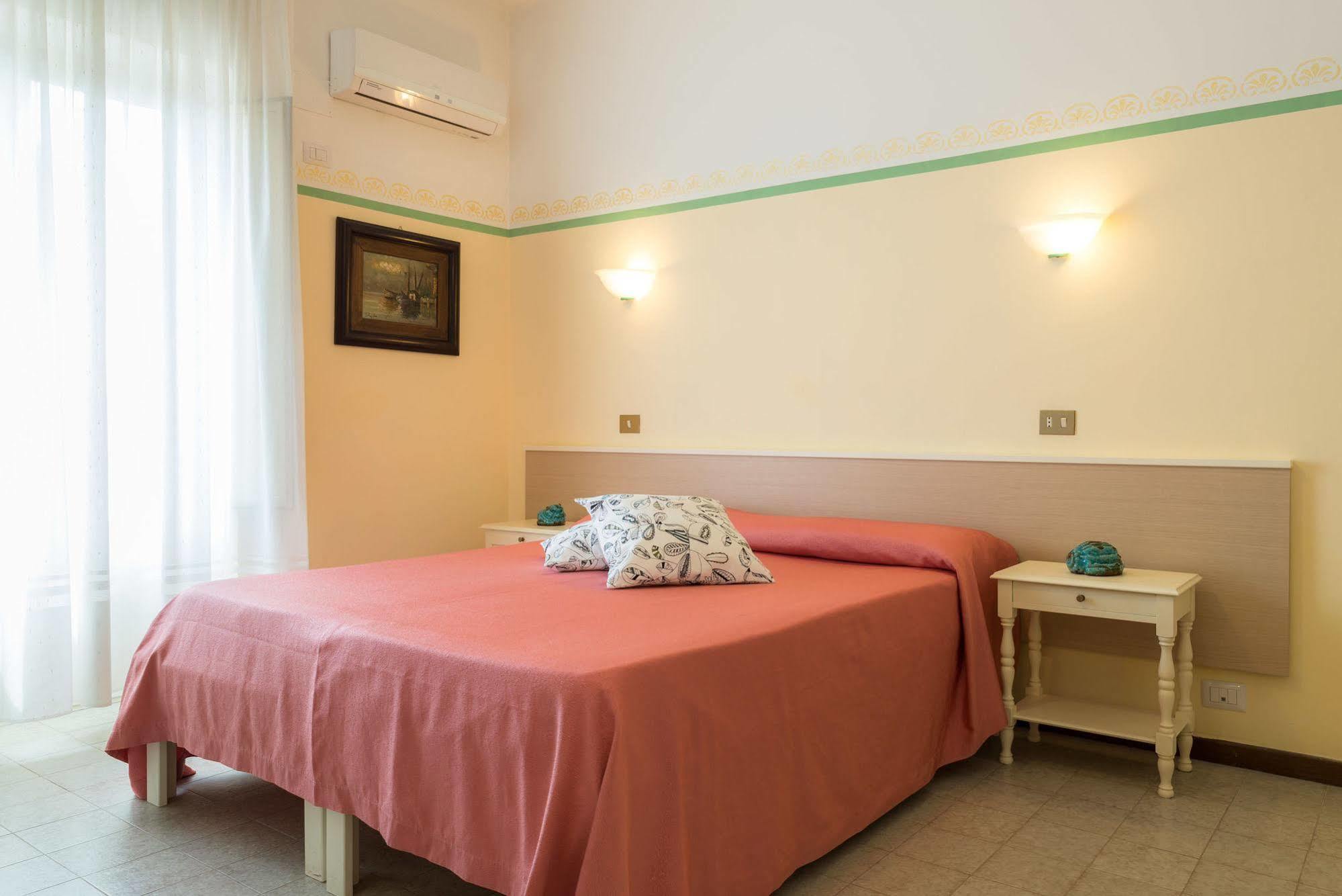 Rita Hotel